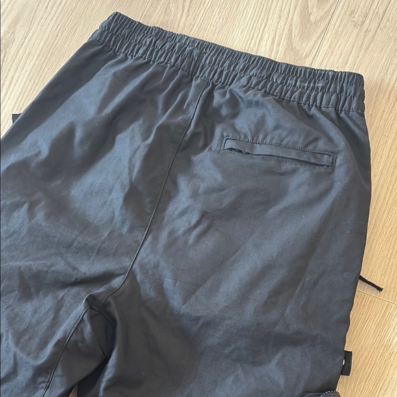 Bershka ASOS Men's Black Pocketed Elastic Cargo Pants - Picture 9 of 9